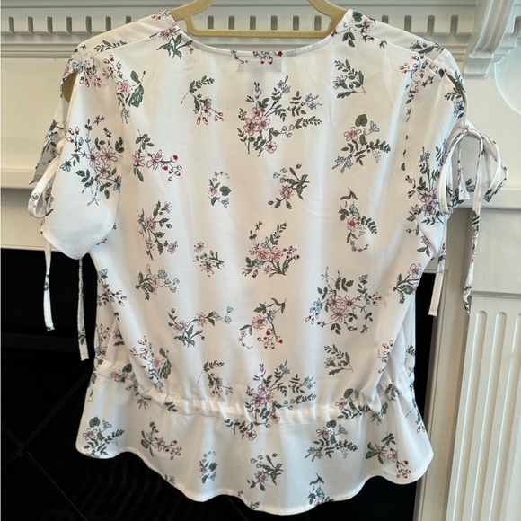Aqua by Bloomingdales White Floral Button Down Blouse - Picture 2 of 4